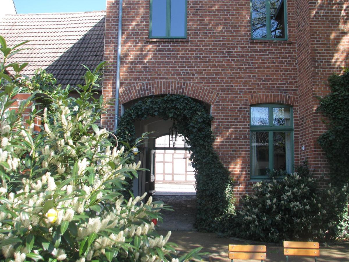 Gasthaus Und Pension "Zum Hauenden Schwein" เวอร์ลิทซ์ ภายนอก รูปภาพ